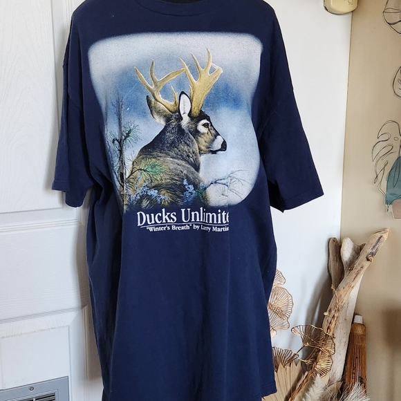 Vintage winter deer 🦌 graphic print Ducks Unlimited tshirt. - Picture 4 of 6